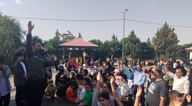 برگزاری همایش پیاده‌روی خانوادگی در قالب طرح پویا ،شهر پویا در ملارد 