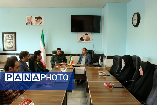 نشست صمیمی مدیر آموزش و پرورش سملقان با مسئول بسیج فرهنگیان 