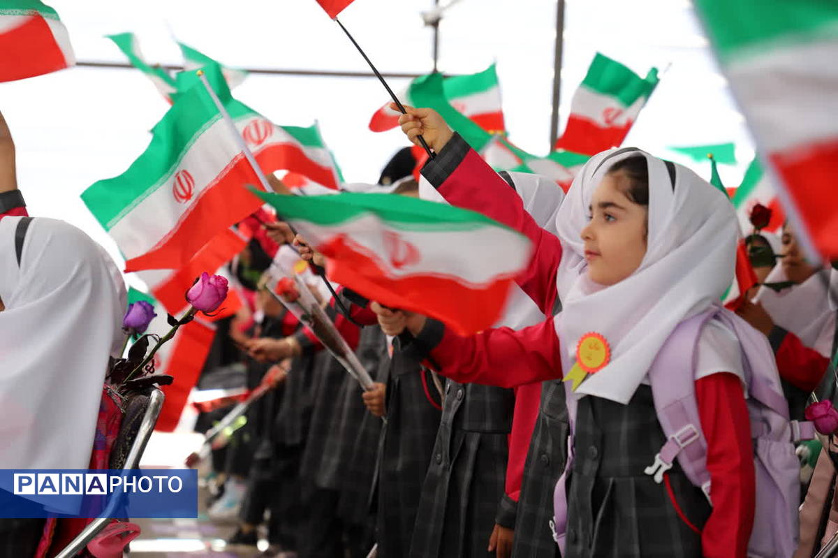 برگزلری جشن شکوفه‌ها در مرکز استان چهارمحال و بختیاری 