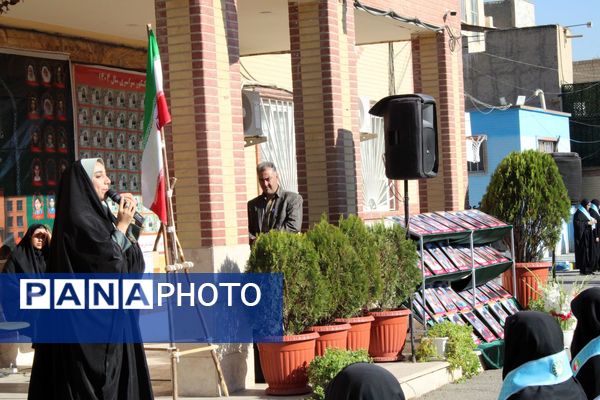جوشش غیرت و همدلی دانش‌آموزان رباط‌کریم در مراسم وطن‌یار
