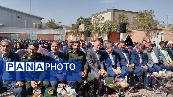 آیین زنگ مهر در دبیرستان «ذبیح‌الله هوشیار» ناحیه ۱ مشهد 