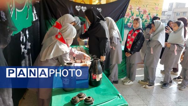 برپایی ایستگاه صلواتی در دبستان شهدای راه آهن ناحیه هفت