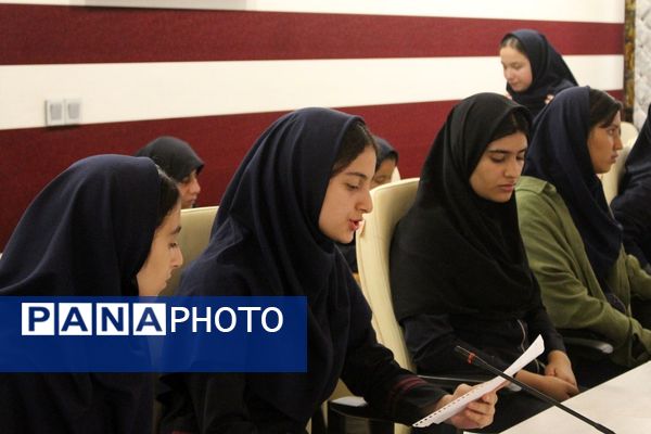 همایش بزرگداشت حافظ شیرازی در اداره آموزش و پرورش کهریزک