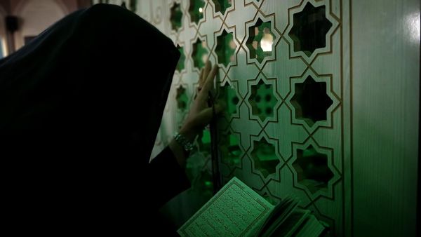 سفر دختران به سرزمین راز و نیاز؛ بازخوانی حماسه در قامت میراث‌داران نور