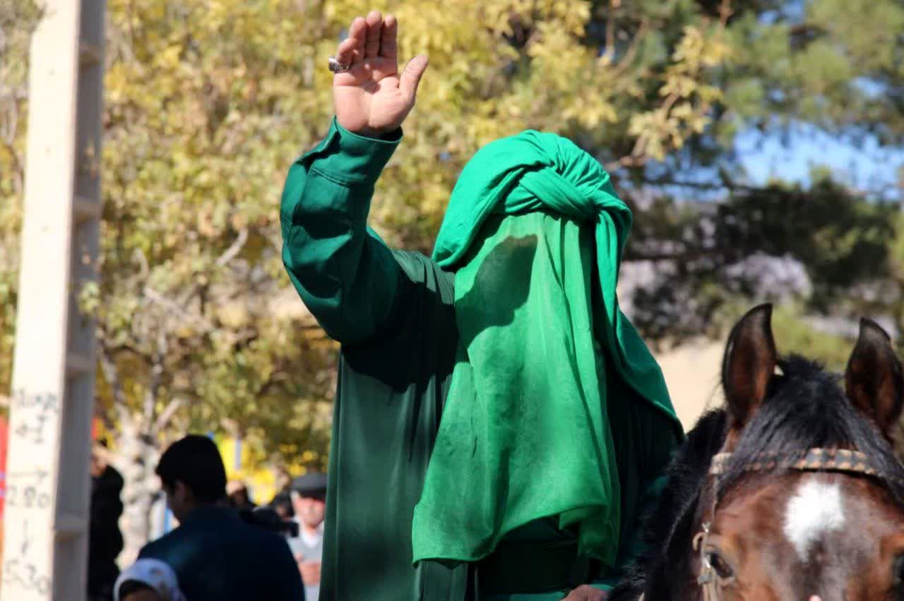 پیاده‌روی رضوی و رونمایی از کتاب «مشهدگ» در سالروز ورود امام رضا(ع) به خرانق اردکان