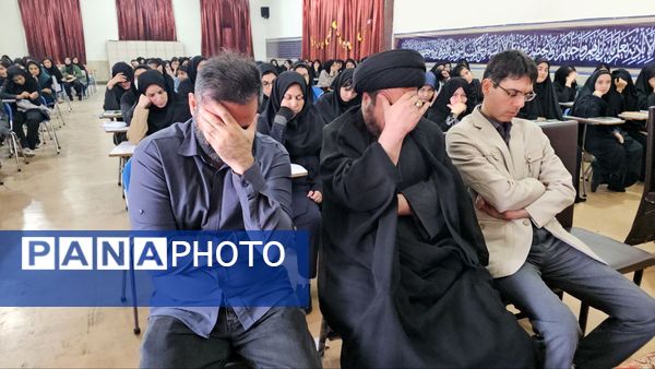 آیین گرامیداشت روز دانش‌آموز با حضور مسئولان منطقه ۱۳ در دبیرستان طلیعه شاهد