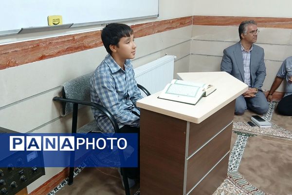 جلسه انجمن اولیاء و مربیان در دبیرستان بشارت بهارستان دو
