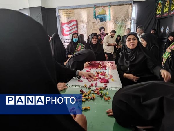 استقبال پرشور از شهید گمنام در هنرستان زهرای مرضیه بندرعباس