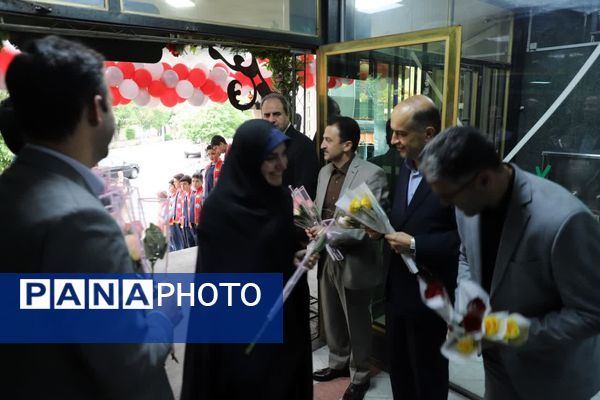گرامیداشت هفته معلم با حضور دانش‌آموزان پیشتاز آذربایجان شرقی