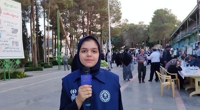 برپایی میز خدمت آموزش و پرورش در گلستان شهدای اصفهان
