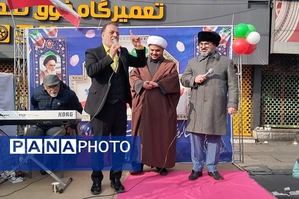 حماسه حضور فرهنگیان و دانش‌آموزان منطقه ۵ در راهپیمایی ۲۲ بهمن