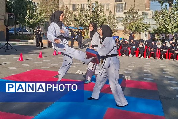 برگزاری انتخابات انجمن‌های ورزشی در دبیرستان زینبیه۲ شهریار