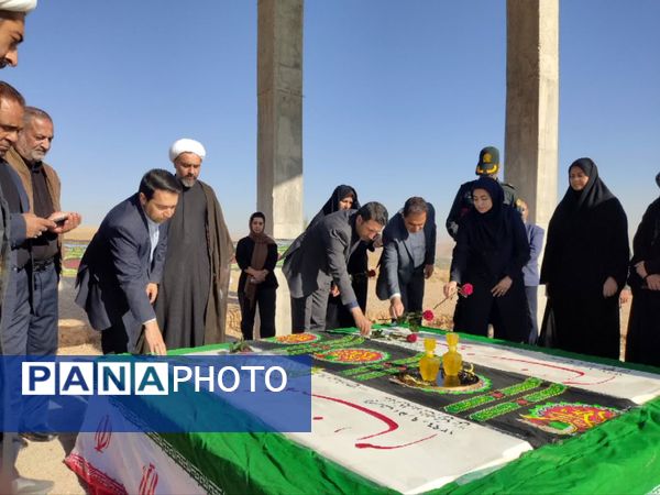 تجمع دانش‌آموزان آموزشگاه‌های شمال غرب شیراز در روز دانش‌آموز