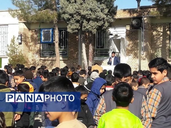 جشن تقدیر از بانوان آموزگار به‌مناسبت روز مادر در دبستان شهید پسندیده فدافن