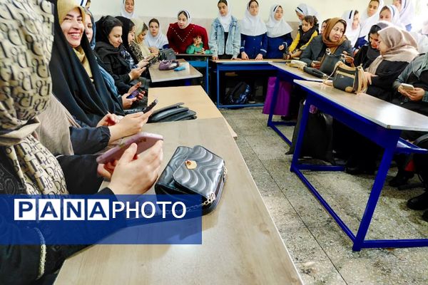 جشن ولادت بانوی دو عالم در دبستان وحیدکیهانی 