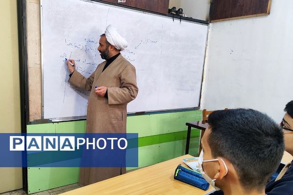 نشست تخصصی نماز در مدارس کهریزک 