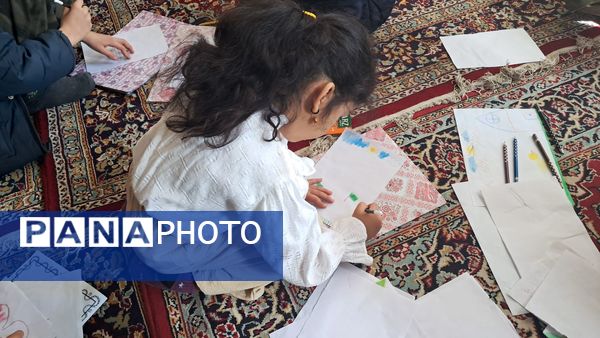 برپایی غرفه کودک در نمازجمعه کاشمر