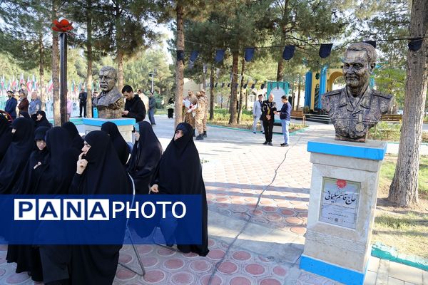 آیین استقبال از پیکرهای مطهر شهدای گمنام در بهشت معصومه(س)