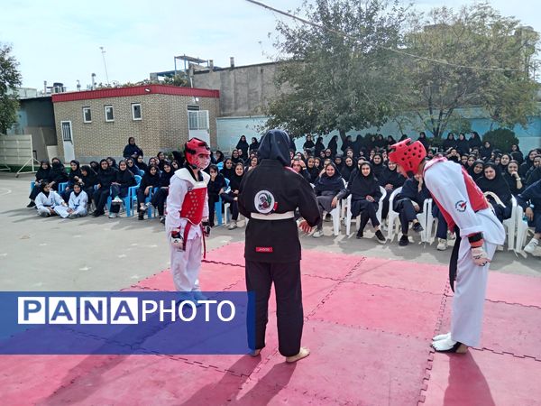 المپیاد‌ ورزشی درون مدرسه ای در دبیرستان فاطمیه