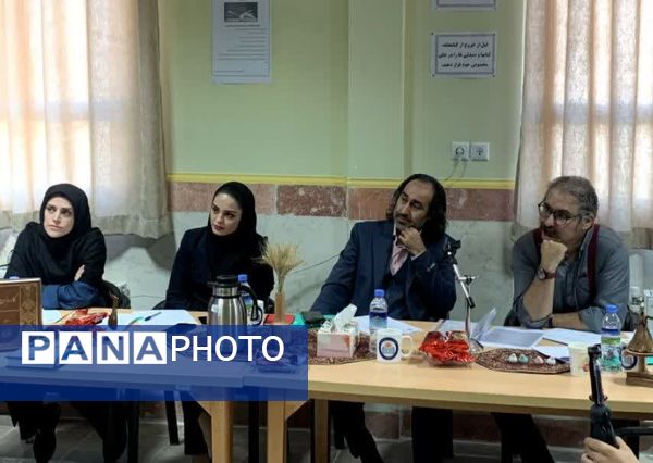 جشنواره «برگی از دانش» در دبیرستان نمونه دولتی کاشانی‌پور فردیس