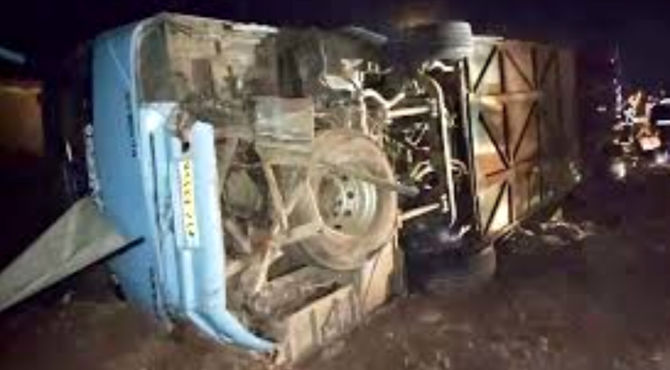  حادثه تلخ واژگونی اتوبوس دانش آموزان کرمانی