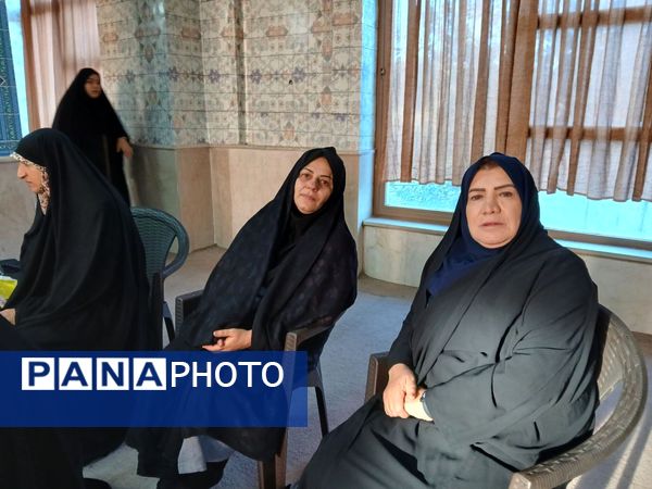 مراسم بدرقه دانش‌آموزان دختر مدارس شهرستان ملارد به مناطق عملیاتی جنوب کشور 