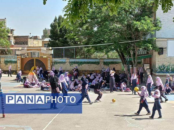 اردوی حیاطی و جشن آخر سال در دبستان دخترانه شاهد تحقیقی ناحیه ۶