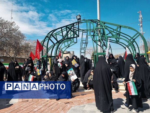 حضور باشکوه مردم، دانش آموزان و فرهنگیان منطقه رضویه در راهپیمایی روز جهانی قدس 