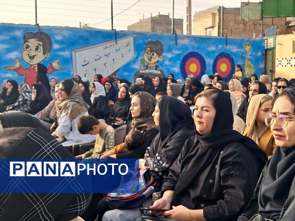 دانش آموزان در آغوش مدرسه