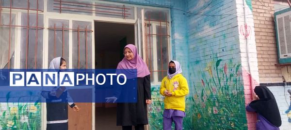 مانور زلزله و توضیح نکات ایمنی درمدرسه تکتم خلیل آباد 