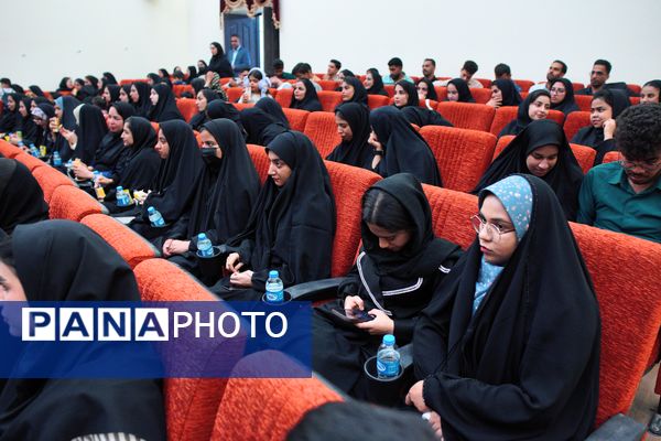 دانشجو؛ پرچم‌دار امید، آگاهی و حرکت به سوی پیشرفت