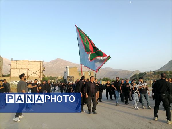 آیین زنجیر زنی و عزاداری روز تاسوعای حسینی