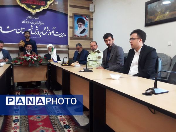 مراسم تودیع و معارفه مدیریت اداره آموزش و پرورش شهرستان شازند
