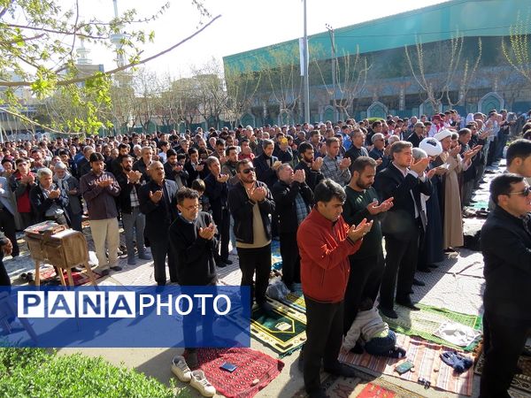 اقامه نماز عید فطر در شهرستان بجنورد 
