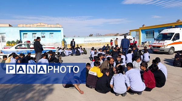 دانش آموزان بجستانی آماده برای بحران