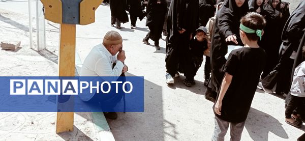 بازماندگان اربعین شهر نسر با راهپیمایی باشکوه یاد شهدای کربلا را گرامی داشتند