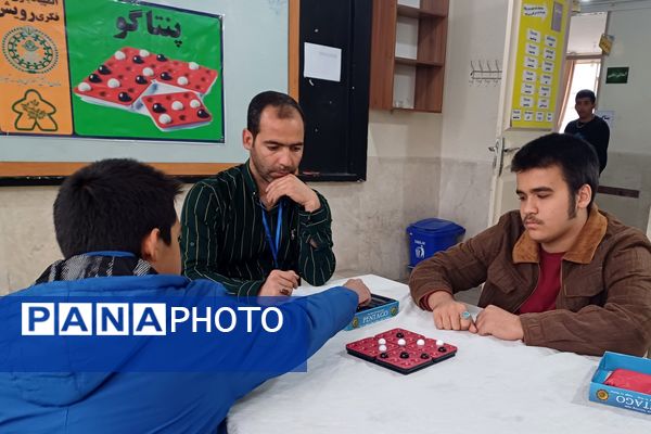 المپیاد رویش رقابتی مفرح و جذاب با حضور دانش‌آموزان  پسر مقطع متوسطه ناحیه ۳شیراز 