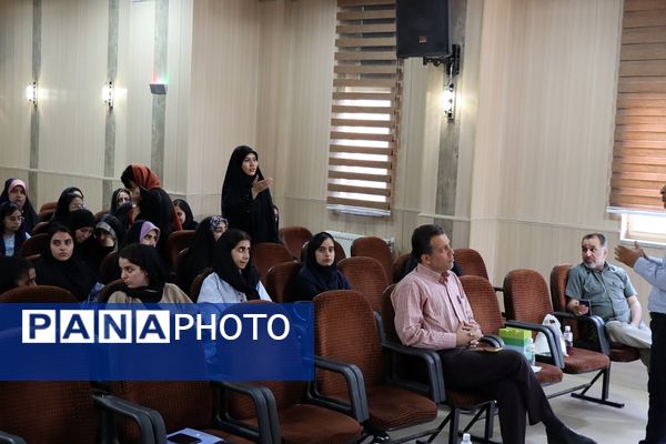 همایش انتخاب رشته کنکور در شهرستان پاکدشت 