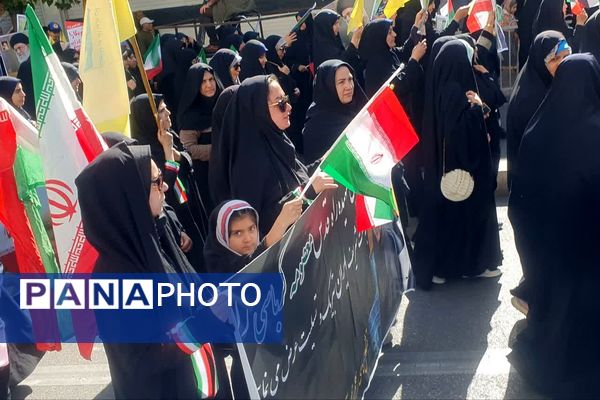 تشییع پیکر شهیده معصومه کرباسی