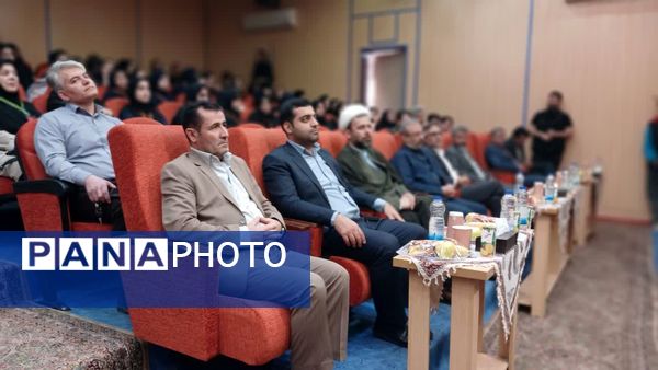 برگزاری اختتامیه کارسوق کشوری لیزر وفوتونیک در مرکز آموزش عالی امام خمینی(ره) محمدشهر کرج 