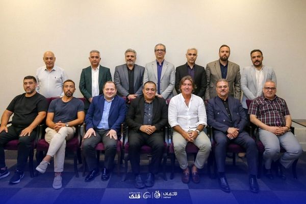 نشست رسمی مدیران استقلال با ساپینتو برگزار شد