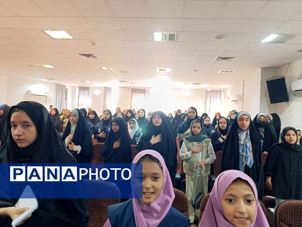 کارگاه خبرنگاری موبایلی با  مدیر عامل خبرگزاری پانا در مشهد 