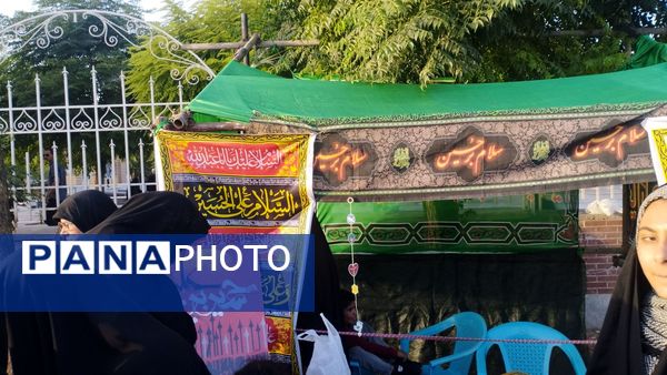 برپایی موکب بین راهی در مراسم پیاده روی جاماندگان اربعین شهرستان خلیل آباد 