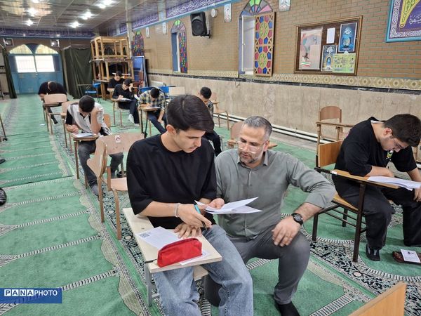 برگزاری آزمون میان پایه دبیرستان نمونه دولتی ۱۷ شهریور