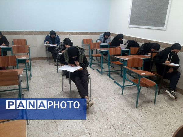 امتحانات نوبت اول دانش آموزان دبیرستان نیایش شهرستان باخرز
