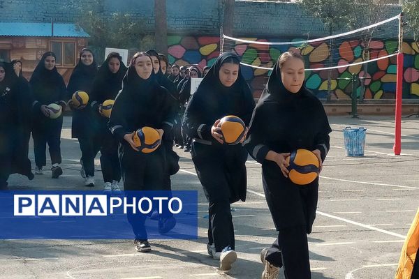 افتتاحیه جشنوارهی بازیهای مهارتی-ورزشی در مدرسه زهرهوند قرچک