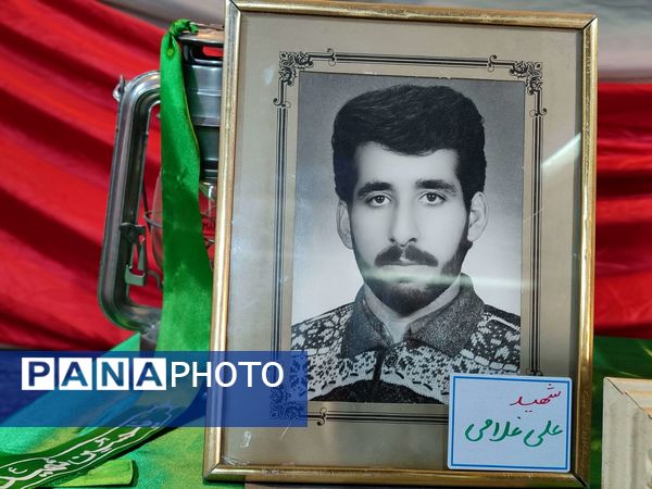 یادواره شهدا در دبستان شاهد حاج تقی آقا بزرگ ناحیه یک مشهد 