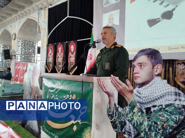  نماز جمعه شهرستان کاشمر با حضور پیکر شهید گمنام 