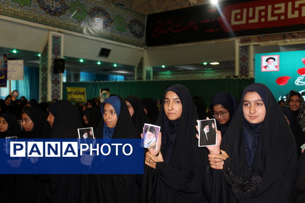 حضور پررنگ دانش‌آموزان دختر در آیین فاطمیون کرمان