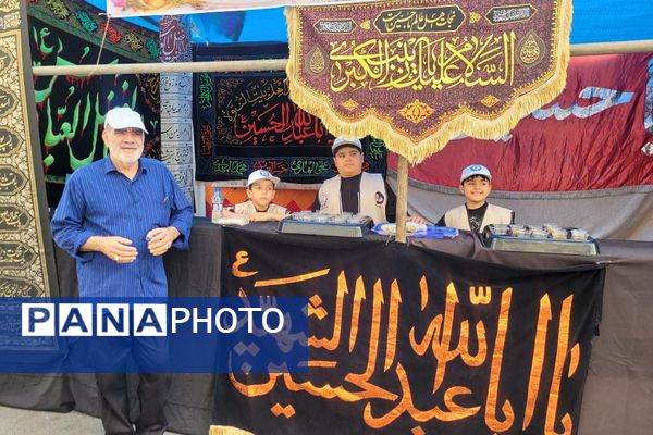 برپایی موکب های مختلف در مسیر پیاده روی اربعین در ناحیه دو شهرری 